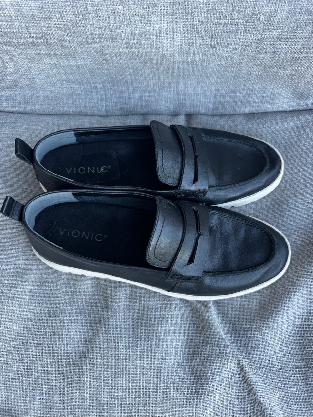 Vionic Uptown Black Leather Penny Loafer Sneakers Women's Size 9 - Picture 2 of 7